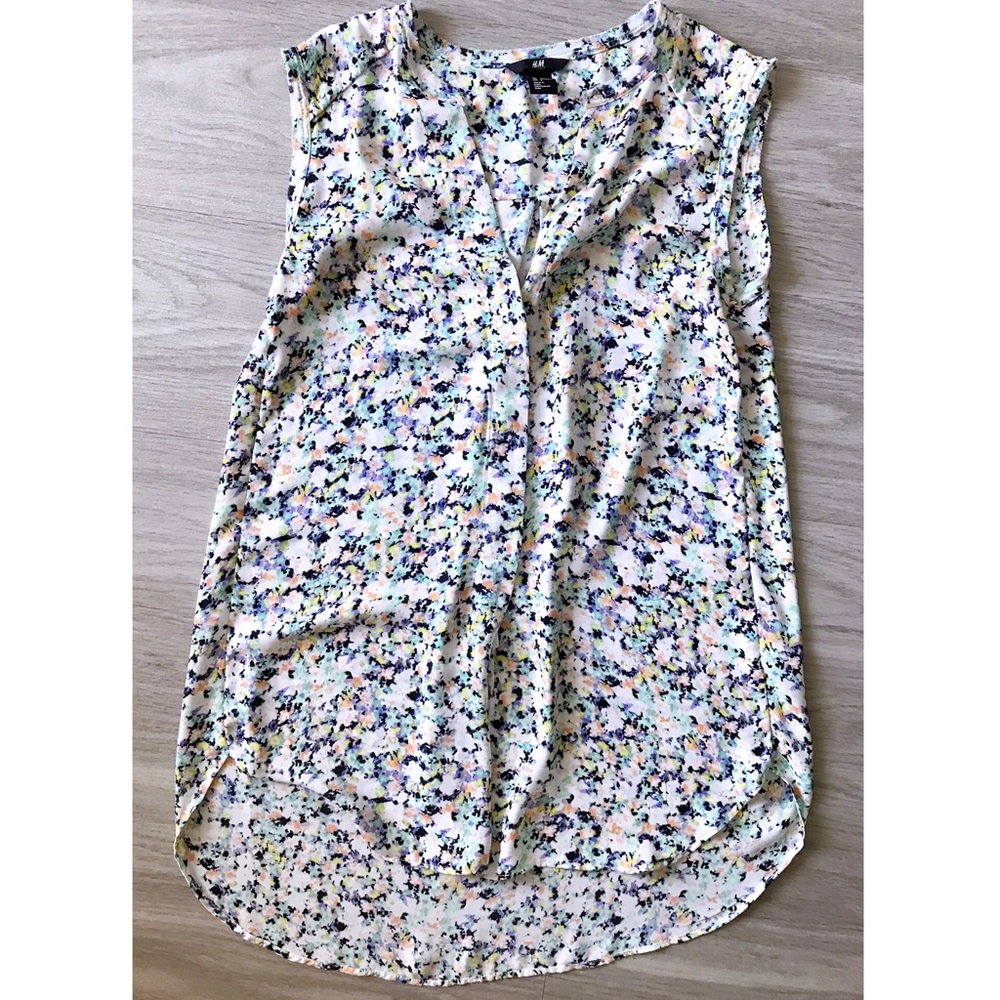 Women’s sleeveless blouse